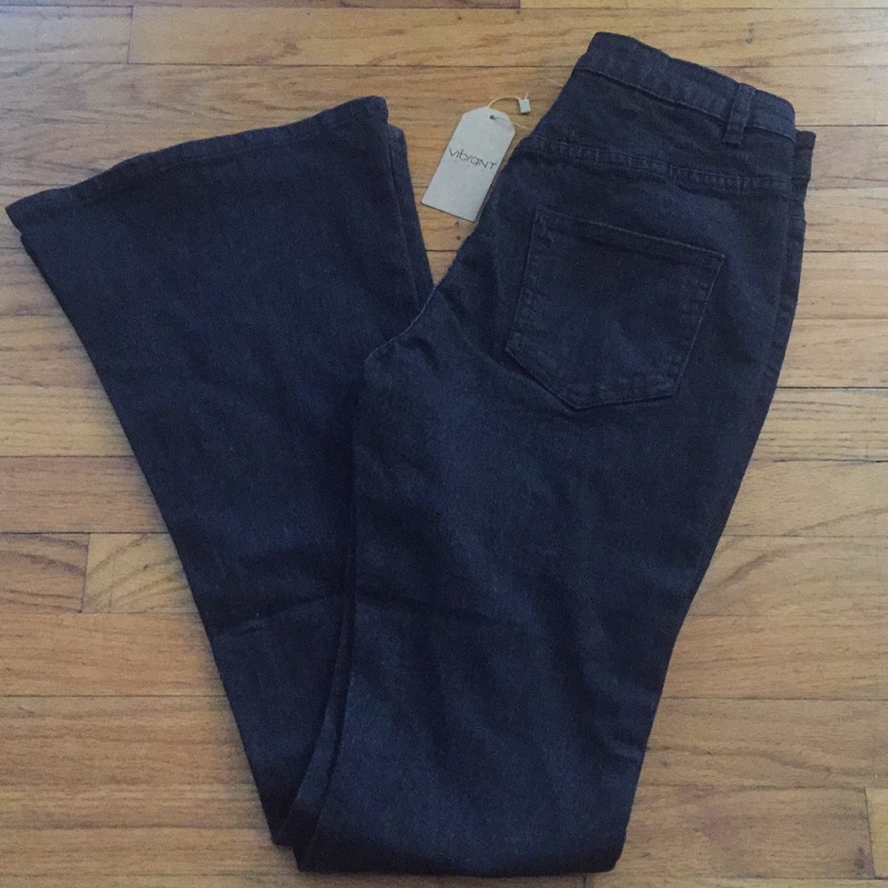 Black Vibrant MIU BELLBOTTOM Jeans Sz 3 (W25)